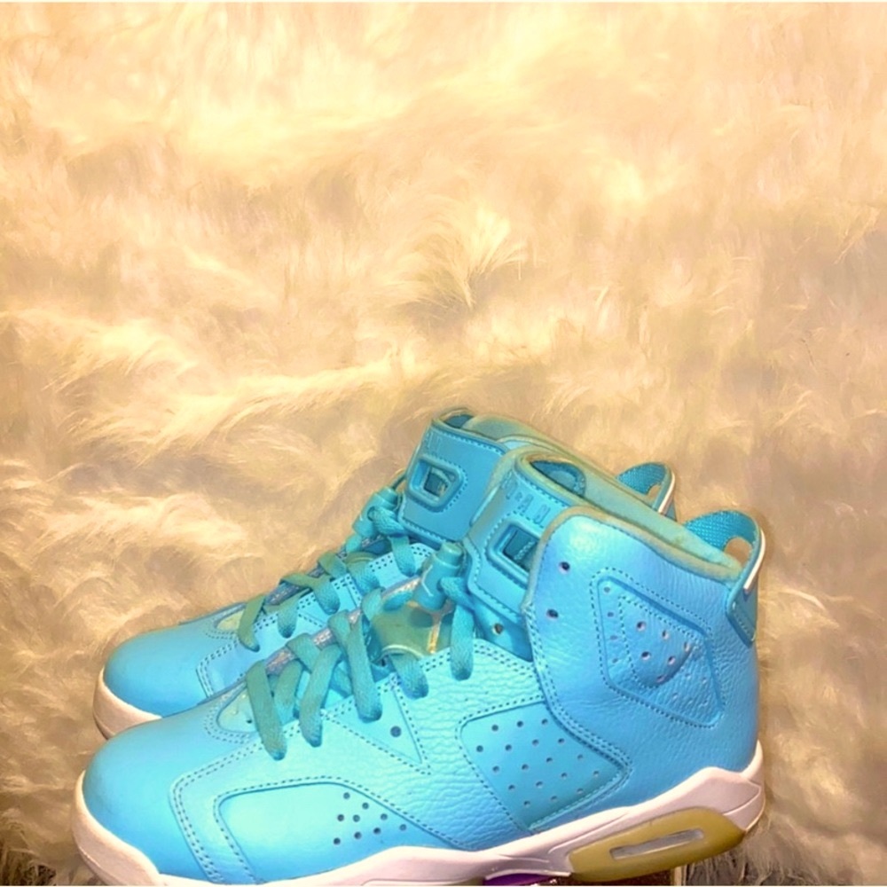 Air Jordan 6 Retro ‘Pantone’